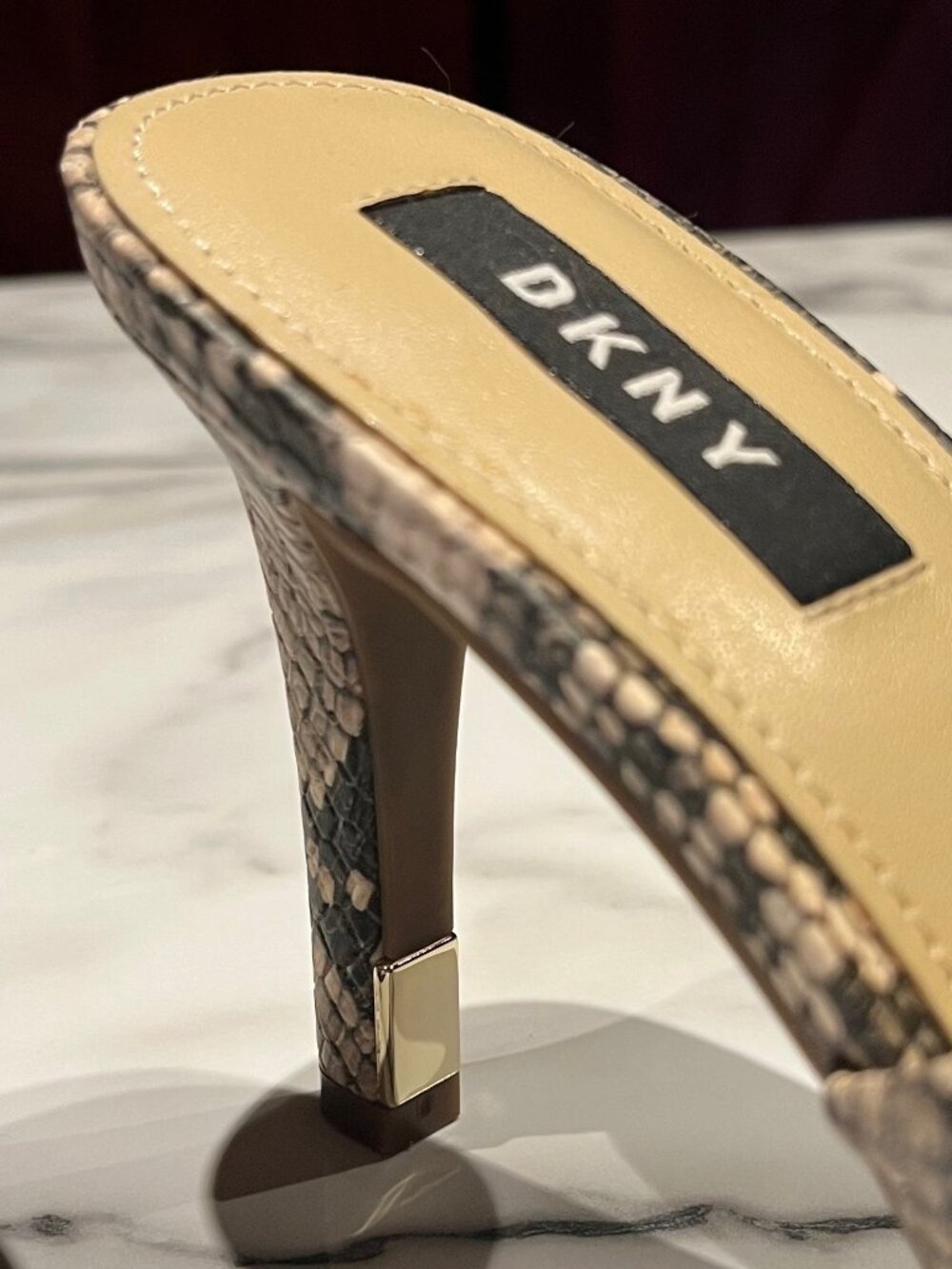 DKNY Fama Snakeskin Slide Sandals/Mules Size 7 - Picture 15 of 16